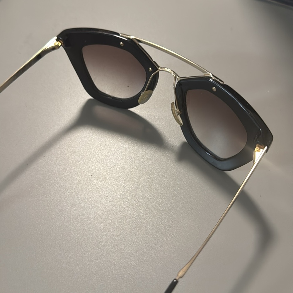 Prada sunglasses - Picture 3 of 4